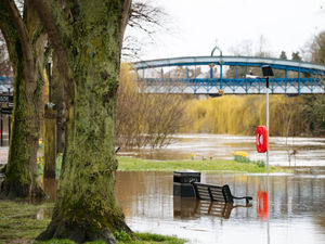 Supporting image for story: Shrewsbury on alert as river levels rise and car parks, parks and roads begin to flood