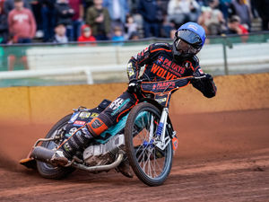 Supporting image for story: Wolves extend
lead to 12 points