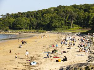 Supporting image for story: UK could be set for heatwave – but weekend washout will follow