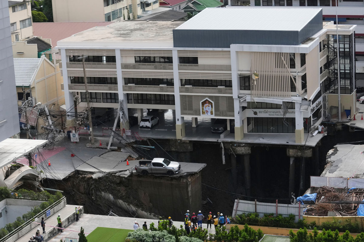 Large sinkhole created as road collapses in Bangkok