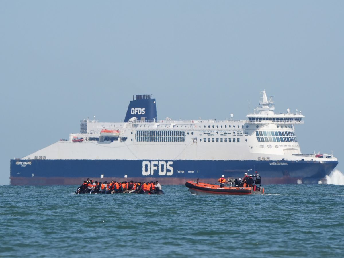 Man dies trying to cross English Channel to the UK