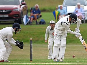 Supporting image for story: Hemming leads the way as Madeley bag vital win