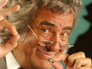 Supporting image for story: Bargain Hunt and David Dickinson's Real Deal in Oswestry this weekend