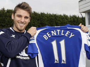 Supporting image for story: Blues wait on Kenny Miller as David Bentley signs