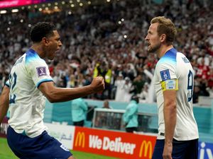 Supporting image for story: Fans praise Bellingham as ‘future England captain’ after Kane support