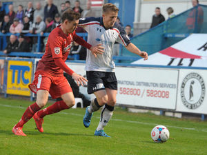 Supporting image for story: Darren Campion prepared to play through pain