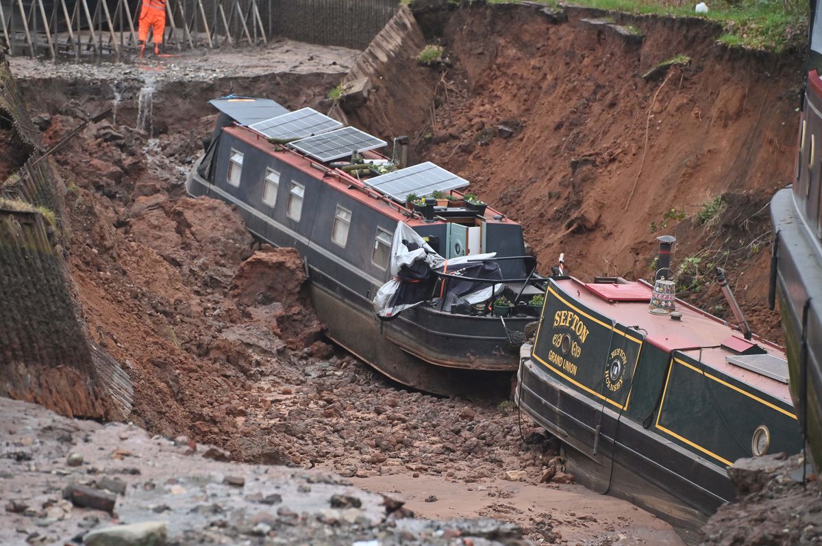 Fundraiser for Shropshire canal collapse victims re-opens with people still wanting to donate after total passes &pound;100,000