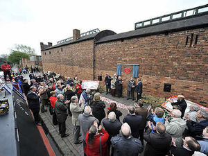 Supporting image for story: Dudley Canal Tunnel wins award