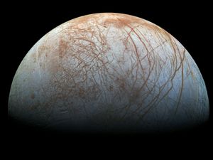 Supporting image for story: Ocean in Jupiter’s moon Europa could host life, scientists believe