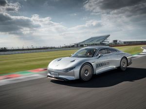 Supporting image for story: The Mercedes Vision EQXX breaks own efficiency record