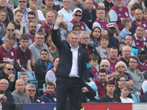 Supporting image for story: Dean Smith wantshis Aston Villa squad towin and rest