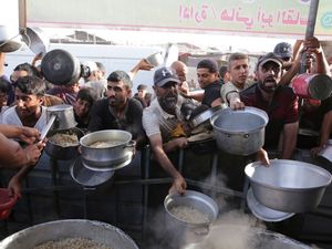 Supporting image for story: Israel announces ‘tactical pause’ in southern Gaza fighting to ease aid backlog