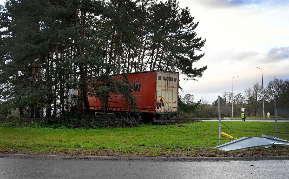 Lorry ploughs into A41 roundabout near Newport - delays as police on scene Lorry ploughs into A41 roundabout near Newport - delays as police on scene