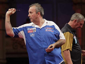 Supporting image for story: Wayne Jones beaten by Phil Taylor