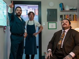 Supporting image for story: Jeremy Allen White returns to the kitchen for The Bear season three teaser