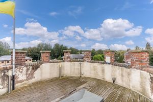 The parapet offers 360 degree views. Photo: Mannleys/Zoopla