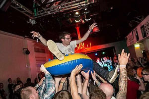 Supporting image for story: Slam Dunk music festival to honour Stephen Sutton