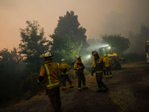Supporting image for story: Spain and Portugal battle wave of wildfires as temperatures expected to rise