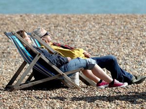 Supporting image for story: What is atmospheric blocking and is it responsible for the current heatwave?