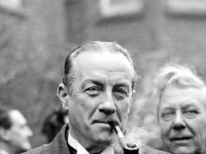 Supporting image for story: When should an 'unelected' PM go to the polls?