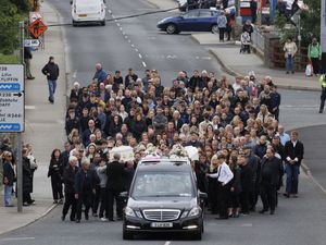 Supporting image for story: Deaths of mother and daughter in road crash an ‘unspeakable tragedy’