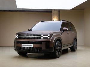 Supporting image for story: Hyundai confirms new details around flagship Santa Fe