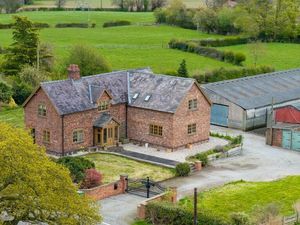 Supporting image for story: This Shropshire farm costs more than £100k per acre - with the views to match