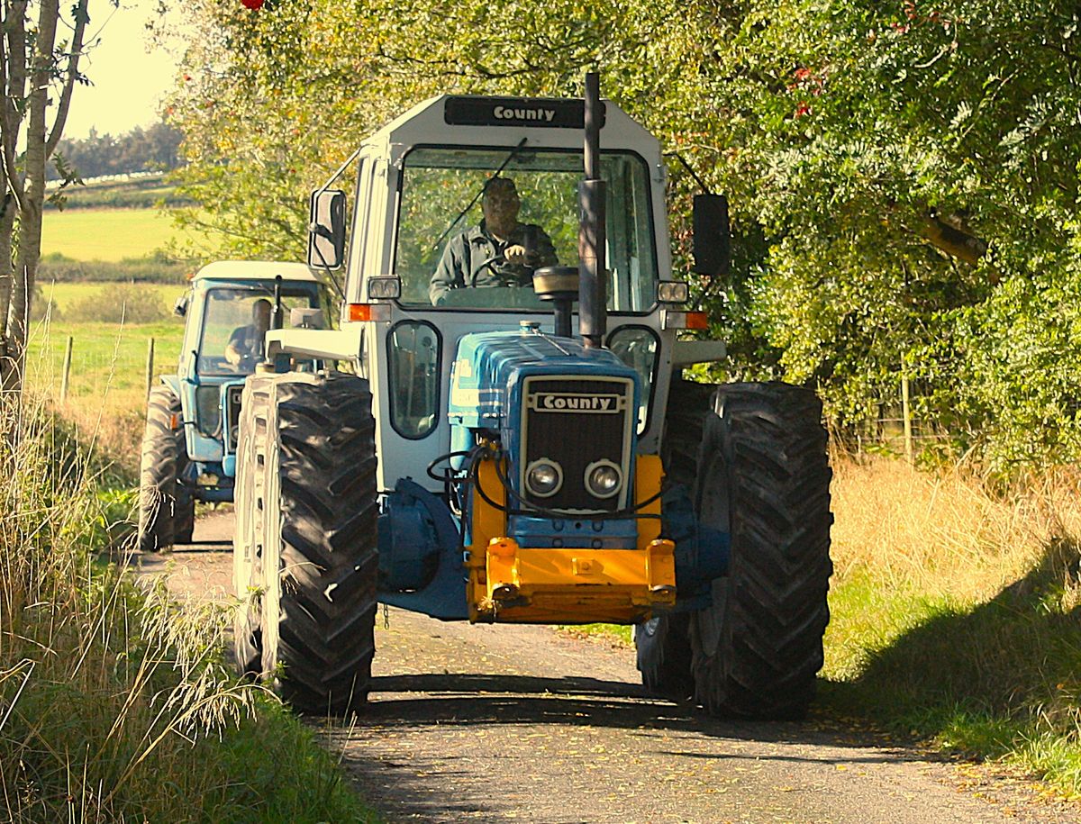 Wales Air Ambulance benefits from Rhayader tractor ramble