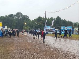 Supporting image for story: Drownload: Rock fans leave Download Festival before it starts due to rain and mud