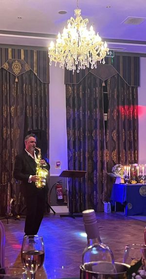 Saxophonist Simon Garcia entertained the guests. 