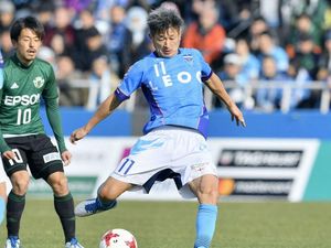 Supporting image for story: Miura, 50, signs up for 33rd season