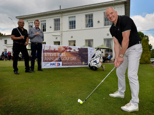 Supporting image for story: Wolves legend Steve Bull tees off for charity golf day
