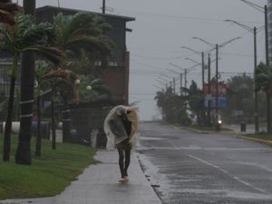 Supporting image for story: Brits locked down in hotels as Hurricane Melissa batters Jamaica
