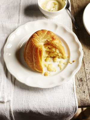  A traditional apple charlotte 