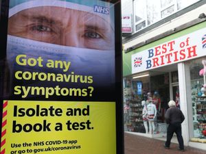 Supporting image for story: Self-isolation for Covid-19 contacts and international arrivals cut to 10 days