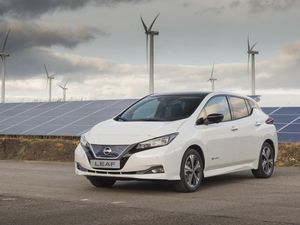 Supporting image for story: Nissan Leaf gets price reduction to take advantage of plug-in car grant