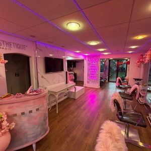 Inside Spa La La, Great Barr