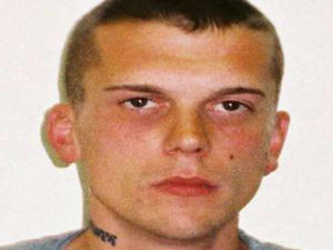 Supporting image for story: Man charged with dangerous driving wanted for failing to show up at court