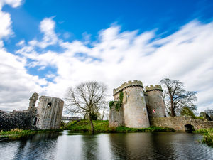 Supporting image for story: Paranormal enthusiast to travel from Oz to hunt for clues of spirit world at Whittington Castle