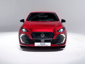 Supporting image for story: How has the Renault Clio changed over time?