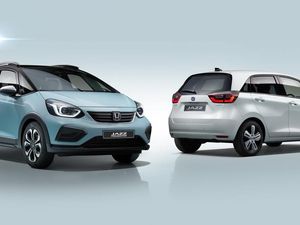 Supporting image for story: Honda reveals new, hybrid-only Jazz