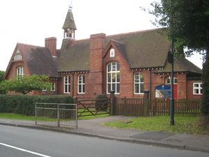 Catherine-de-Barnes  ( Rod Allday, CC BY-SA 2.0 via Wikimedia Commons)