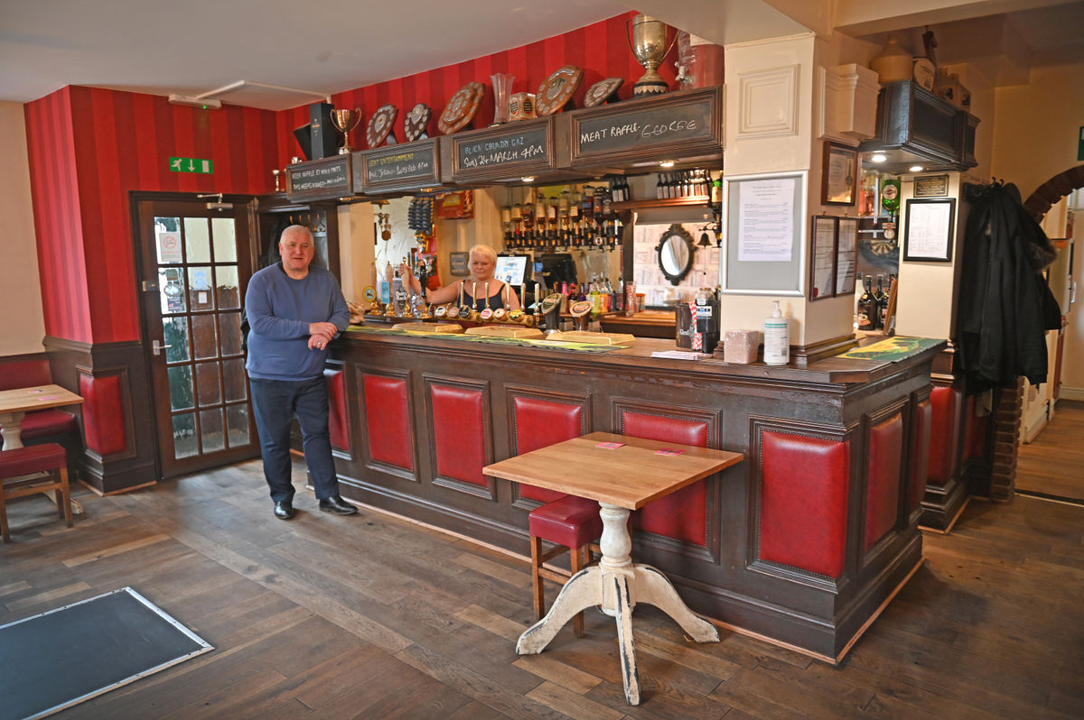 Village pub landlord tells of toughest trading year as he cautiously welcomes Government U-turn on business rate increases for pubs