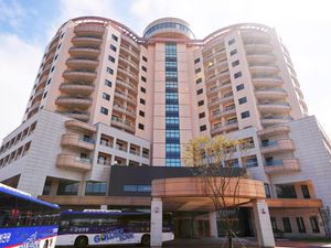 Supporting image for story: Seoul says North Korea destroying facility that hosted war-separated families