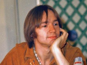 Supporting image for story: The Monkees star Peter Tork dies aged 77