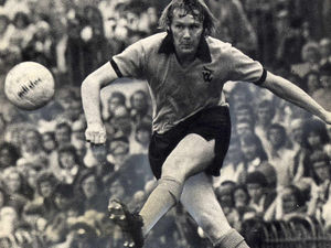 Supporting image for story: Wolves fans gather to remember Dave Wagstaffe