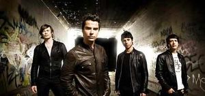 Supporting image for story: Civic warm-up for Stereophonics