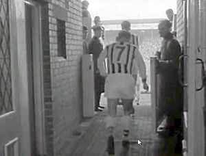 A West Brom player going on to the pitch to the roar of the crowd, as seen in this screenshot from the 1962 documentary The Saturday Men.