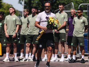 Supporting image for story: Wolves coaching staff and players pay tribute to Diogo Jota