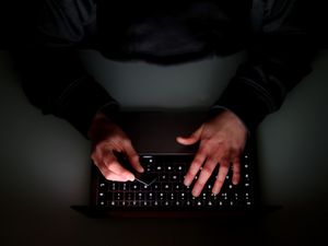 Supporting image for story: Those stoking violence online could face jail, Keir Starmer says